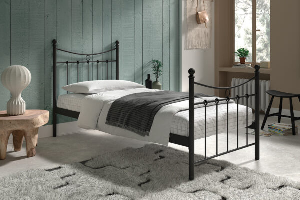Bed Sacha